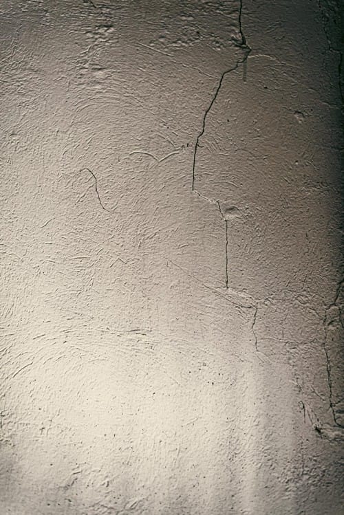 cracked-wall cracked-wall